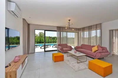 Image de Maison de vacances avec piscine et climatisation