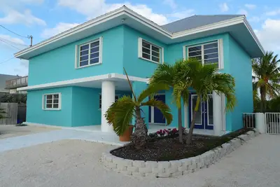 Image de Sombrero Beach Pool Home, 3 chambres, 3 salles de bain avec piscine, jacuzzi et quai!