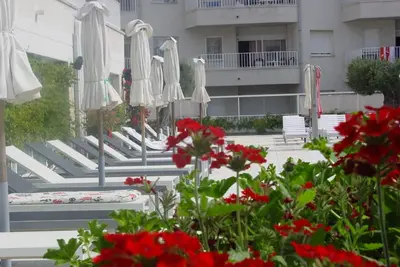 Image de Appartement (3 Adultes + 2 Enfants) Vue Piscine