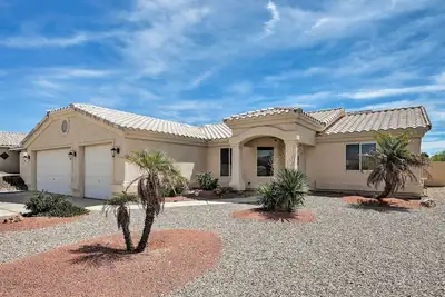 Image de Lake Havasu City Accueil w / piscine, bain à remous et Mtn Vues
