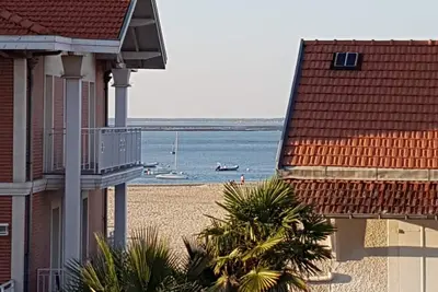 Image de Joli T2 à 50 mètres de la plage, terrasse et parking privé