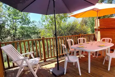 Image de Maison climatisée 5 pers avec terrasse, parking, WiFi, et équipements complets dans quartier calme