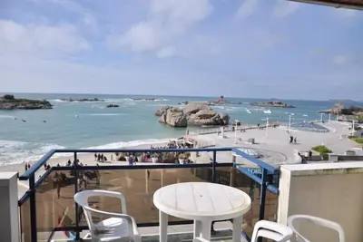 Appartement avec vue exceptionnelle sur mer, face au Coz Pors à Tregastel