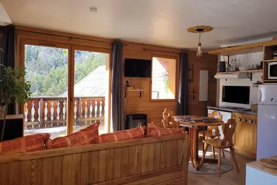 Spacieux studio avec balcon et box à ski à Pra-Loup