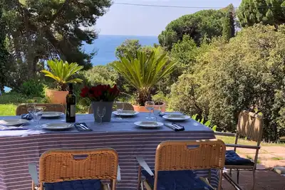Image de Maison de vacances en bord de mer avec jardin et terrasse