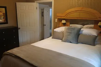 Image de Central Ng. Meilleure valeur! 1 chambre à coucher - Salon et cuisine. Proche du centre ville.