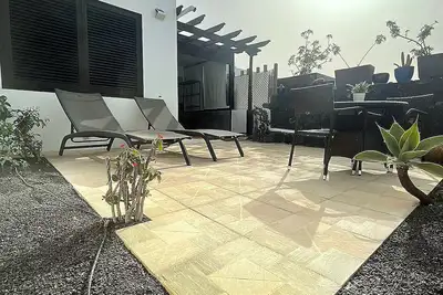 Image de Casa Florence est un bungalow moderne de 2 chambres à Matagorda, dans un endroit calme