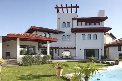 Image de Izarra - Magnifique Villa avec Vue sur la Nivelle à Ciboure - Barnes