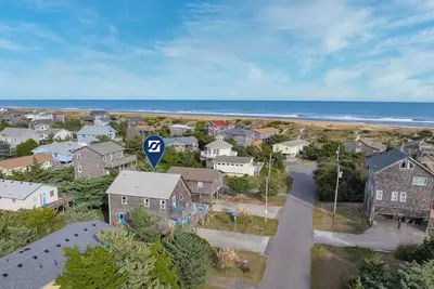 Image de Oasis Oceanview abordable, 4 lots de la plage! Bain à remous, salle de jeux, animaux domestiques admis