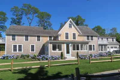 Image de Superbe maison récemment rénovée à Barnstable Harbour, pour 14 personnes; 066-Ba