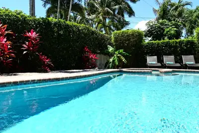 Image de Villa de luxe sur la plage avec piscine à deux rues de la plage