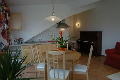 Image de Appartement clair et agréable avec piano au coeur de la Frise orientale