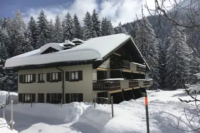 Image de Lumineux, appartement moderne dans un endroit calme dans les montagnes de Davos