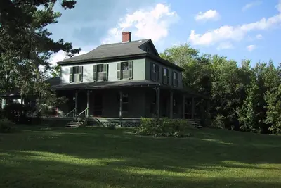 Image de Belle maison de 3 chambres à côté du campus de pain de pain du Collège Middlebury