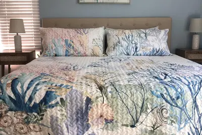 Image de Automne Et Hiver 2019 En Vente! Bright & Beautiful Near-Beach Accueil Animaux acceptés!