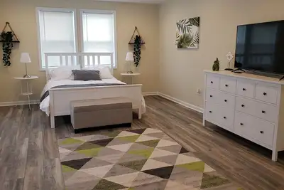 Image de Grande maison parfaite pour les grandes familles! Stationnement hors rue pour 2 voitures