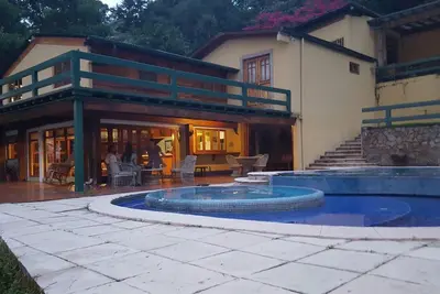 Image de Casa Los Pinto dans le lac Amatitlan à 25 minutes de la ville de Guatemala.