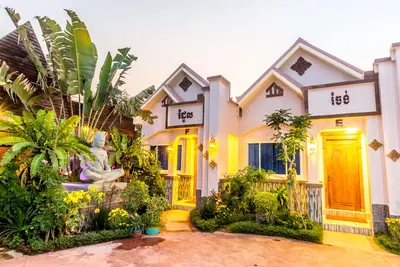 Image de Appartement F avec Piscine - Fleur de Romdoul