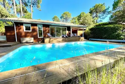 Image de Villa tout confort avec piscine et fabuleux espace terrasse, relaxation garantie