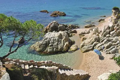 Image de Appartement en première ligne, vues spectaculaires sur la mer. Bassin. A \/ C. Jardin privé. L'Internet.