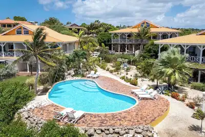 Image de ☆ Breathtaking Seaside 3br Penthouse w/ Pool at Jan Thiel ☆