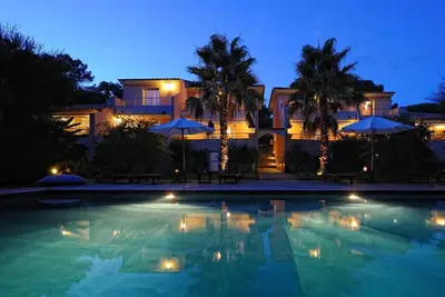 Image de Villa de charme *** avec piscine chauffée, proche centre ville