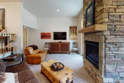 Image de Économies d'été avec jusqu'à 35% de réduction - Condominium de luxe à 3 chambres