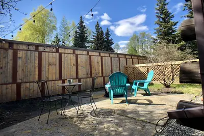 Image de Retraite confortable du centre-ville, marche de Fire Island Bakery! ! Propre et calme!