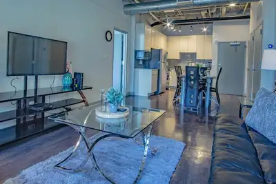 Image de 2Br appartement entièrement meublé à Midtown Atlanta