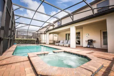 Image de Superbe maison 8bd avec piscine privée à Windsor au Westside Resort!