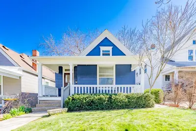 Image de Boho Fun House - Westport, Plaza, Centre-ville, Galerie d'art Nelson