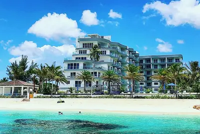 Image de Superbe nouveau condo en bord de mer