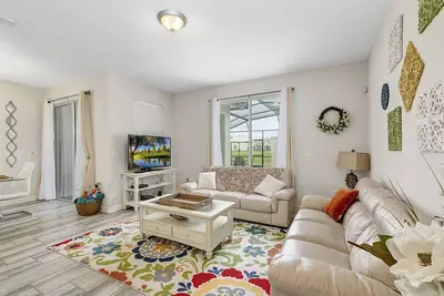 Image de Parc aquatique inclus! Vues sur le lac! Modern 4br- Storey Lake Resort (3053gs)