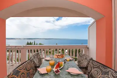 Image de Appartement de deux chambres avec la terrasse et la vue sur le mer Starigrad, Paklenica (A-14113-b)