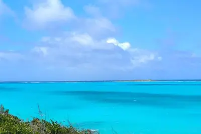 Image de Maison Xanadu. En vedette sur la vie de Bahama sur Hgtv. Un refuge des CaraĂŻbes captivant.