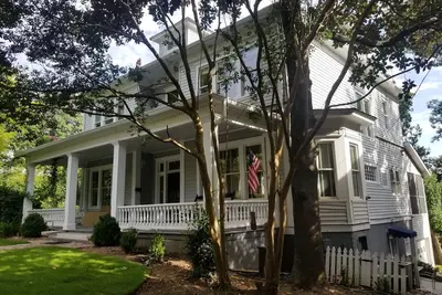 Image de Grand House w. Piscine dans le meilleur quartier (Ansley Park)