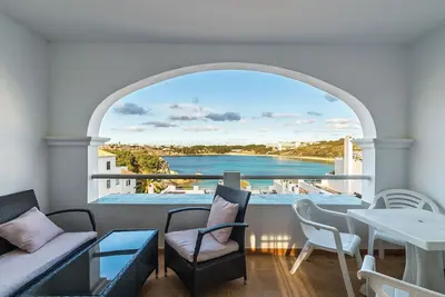 Bel appartement avec wi-fi, piscine, terrasse et vue sur mer