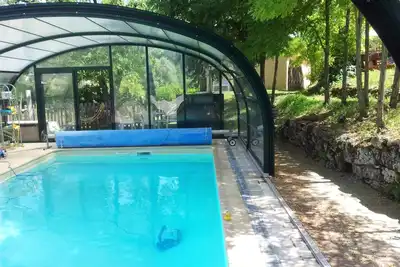 Image de Gîtes avec piscine privées, dont une couverte et chauffée