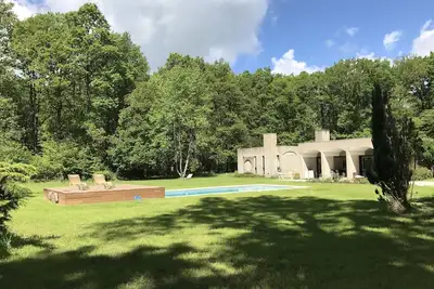 Image de maison d'architecte, Verneuil sur Avre au milieu de 5 hectares de forĂŞt,