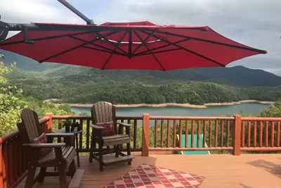 Image de Vues à couper le souffle! ! Cabane du lac Fontana avec vue sur le lac / quai privé