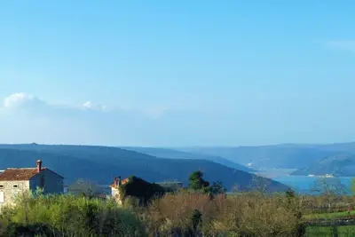 Image de Beautifully restored stone house in a hilltop village close to the sea