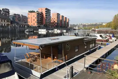 Image de House Boat Bonanza - Une expérience unique à Prague