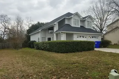 Image de Maison entièrement meublée récemment rénovée à louer