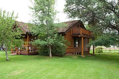 Image de Confortable cabane contemporaine au bord de l'eau près de Sedona.