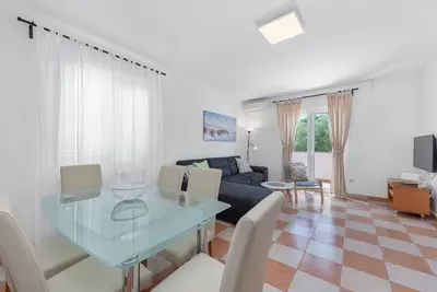 Image de Appartement de deux chambres avec la terrasse et la vue sur le mer Mandre, Pag (A-6418-e)