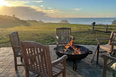 Image de ❤️ Mendocino Pebble Palace! Belle maison au bord de l'océan! Jacuzzi!