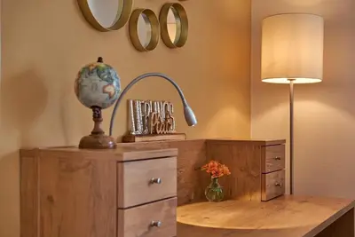 Image de Appartement confortable avec un très grand balcon avec des côtés nord, est et sud