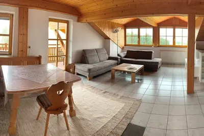 Image de Appartement avec vue magnifique, terrasse et piscine chauffée dans le jardin