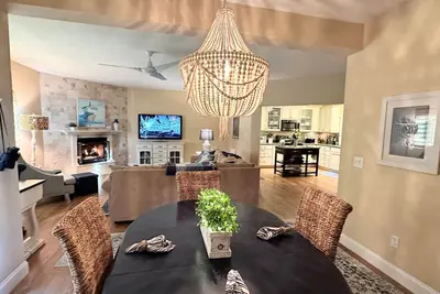 Image de Nouveau - Charmant Condo CÔTIER Au Coeur Du Village - Marchez Partout! !
