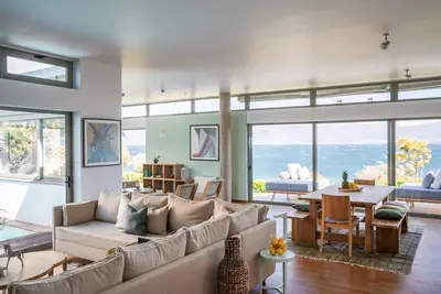 Image de Lefkon Villa avec piscine en bord de mer - N. Peloponnese